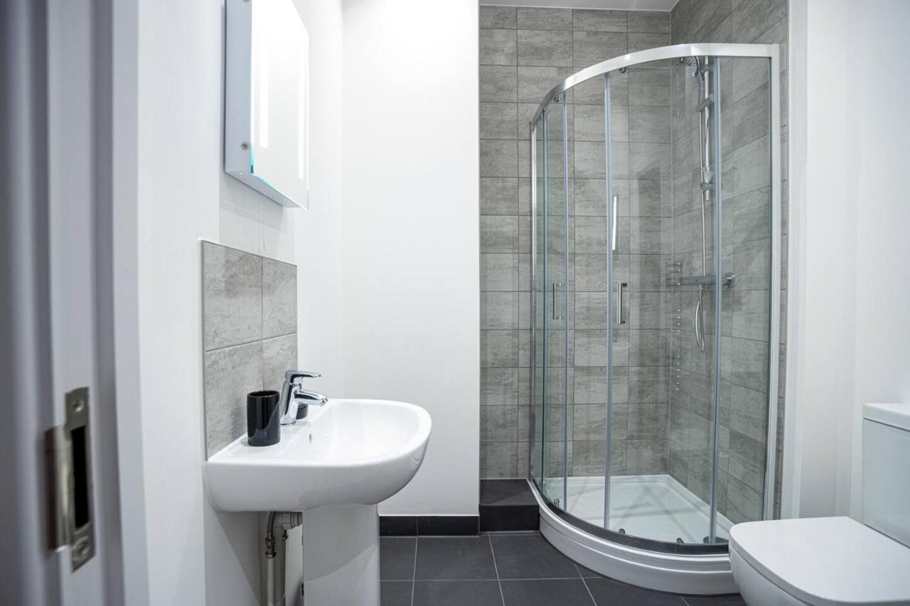 Two Bedroom - Central Peterborough Apartment - Bayard Apartments Екстериор снимка