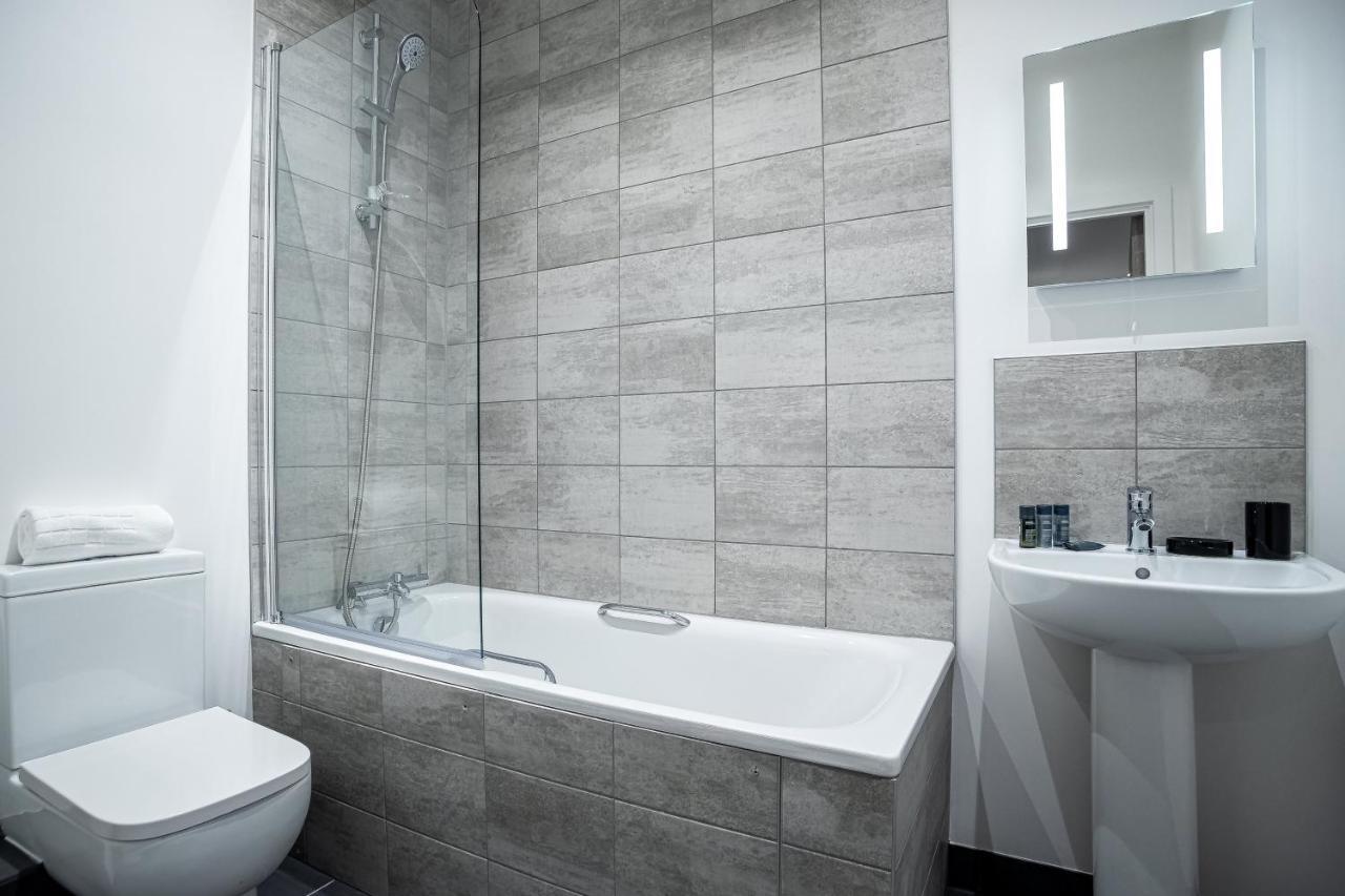 Two Bedroom - Central Peterborough Apartment - Bayard Apartments Екстериор снимка