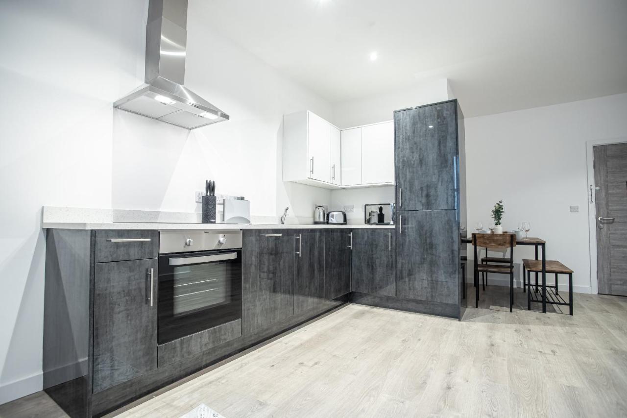 Two Bedroom - Central Peterborough Apartment - Bayard Apartments Екстериор снимка